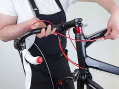 Đạp xe bị đau lưng  – nguyên do và cách khắc phục