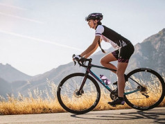 Nên mua máy chạy bộ hay xe đạp trong nhà? Loại nào tốt cho sức khỏe? Nên mua máy chạy bộ hay xe đạp trong nhà? Loại nào tốt cho sức khỏe?