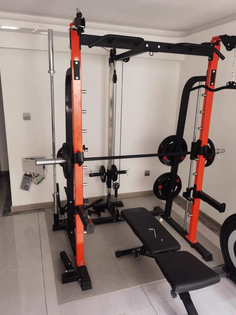 Giàn tạ K8 New minh họa thiết bị đa chức năng dùng để đối chiếu với khung gánh tạ cũ