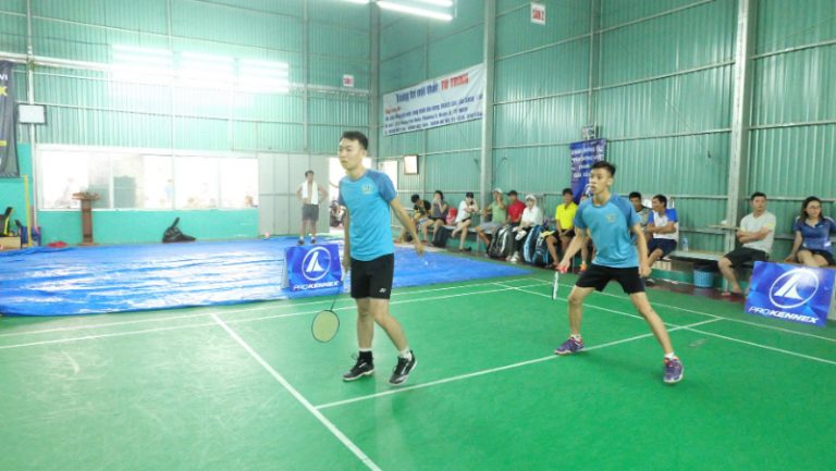 Hình ảnh sân cầu lông Hiển Hoa tại khu vực Trần Não trong bài Thiên Long gốc