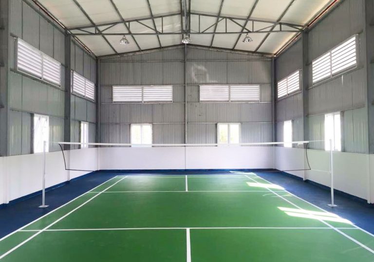 Hình ảnh thảm sân cầu lông và bề mặt vật liệu trải sân thể thao