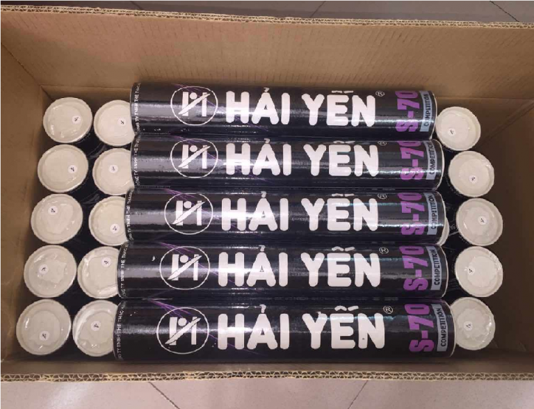 Thùng cầu lông Hải Yến minh họa cách đóng gói nhiều ống cầu