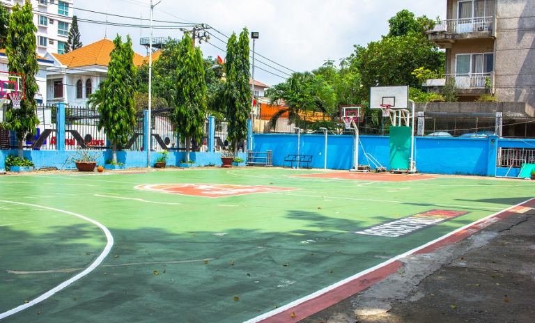Ảnh sân bóng rổ ngoài trời tại TP.HCM