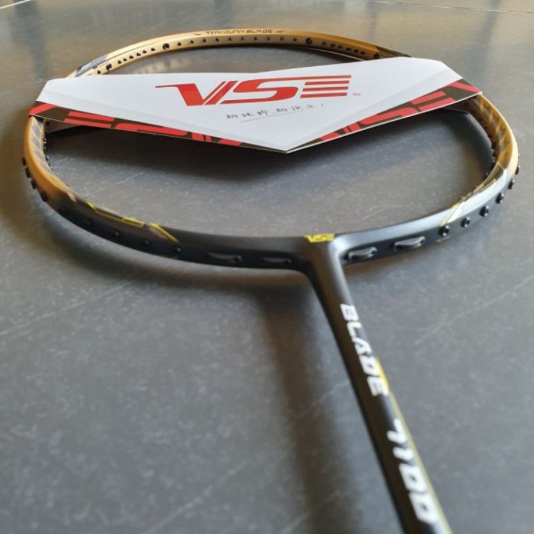 Vợt cầu lông VS Venson Blade 7200 cho người chơi phong trào
