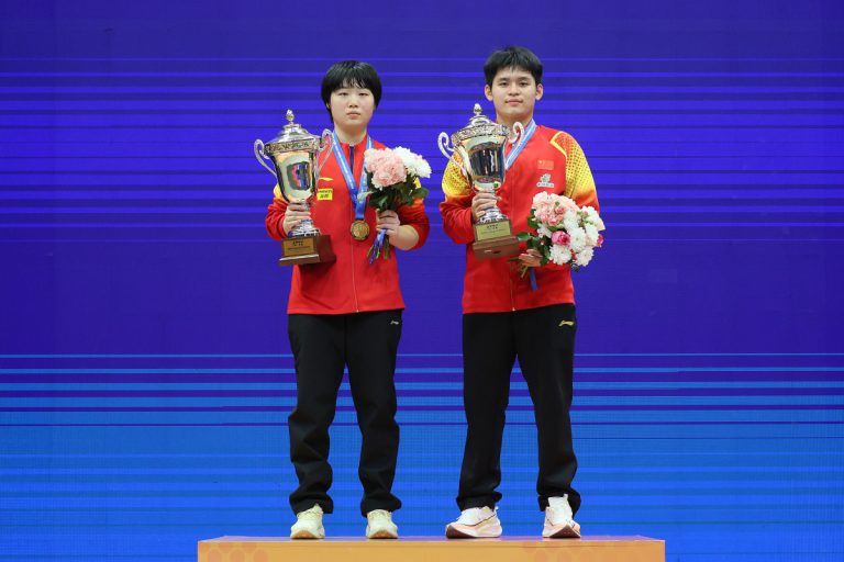 Đôi Nam Nữ Bóng Bàn Số 1 Thế Giới Lin Shidong và Kuai Man