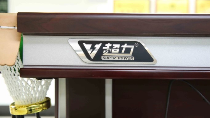 Chi tiết bàn Snooker Super Power 9ft khung gỗ tại khu vực thành bàn